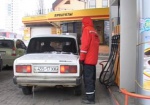 Азаров: За продажу бензина дороже 9,5 гривен жестко наказывать не будут