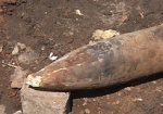 В ста метрах от жилых домов в Харькове нашли старый снаряд