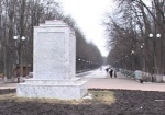 Из Центрального парка исчез памятник Максиму Горькому. Вернется ли изваяние на место?