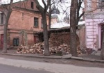 В центре Харькова обрушилась стена пристройки к дому. Жильцы боятся, что обвалится и дом