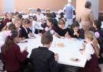 Почем нынче продукты для детей? В Харькове управление образования покупает сахар за 11,35 гривен, а в Изюме - курятину за 39,50