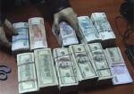 СБУ и ФСБ разоблачили группировку, которая контрабандой перевозила валюту. Преступников «прикрывали» правоохранители