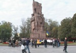 Коммунисты выступают против переноса «Пятерых из ломбарда» с площади Конституции