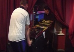 Милиция изъяла 14 игровых автоматов в покерном клубе на Салтовке