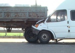 В Харьковской области микроавтобус столкнулся с грузовиком - пострадали шесть человек