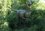 Первый динозавр для «динопарка» уже готов. Харьковский скульптор воссоздал хищника в стеклопластике