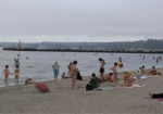 Запрет на купание в Азовском море оставили только в Мариуполе