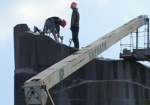 Рабочие - на памятнике Советской Украине. Уже демонтируют или только готовятся?