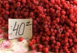 В Харькове подорожали фрукты и ягоды