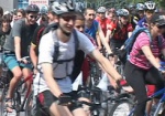 Стоит ли обязать велосипедистов надевать шлем?