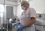 Азарову показали производство медтехники, молочную кухню и областную больницу