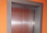 В харьковских домах начали устанавливать гидравлические лифты