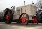 Первый харьковский трактор установят в сквере Советской Украины