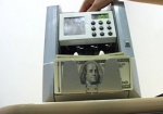 Нацбанк пообещал в понедельник «снять неудобства» с обменом валюты