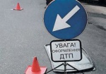 Под Харьковом столкнулись внедорожник и легковушка. Пострадавших из авто доставали спасатели