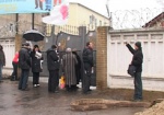 Милиция пытается оттеснить сторонников Тимошенко от стен Качановской колонии