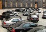 Кабмин сократил чиновникам количество служебных автомобилей