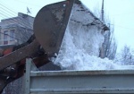 На Харьковщине снег убирают почти две сотни машин