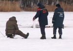 Харьковские спасатели призывают любителей подледной рыбалки быть осторожней