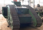 На бронетанковом заводе начали реставрировать танки с площади Конституции