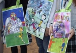 Евро-2012 в картинах. Начинающие художники представили работы, посвященные футболу