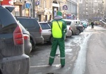 В Киеве - запретили, в Харькове - не услышали. С харьковских водителей продолжают взимать плату за парковку, несмотря на запрет Азарова