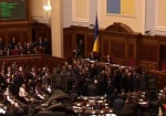Парламент принял изменения в госбюджет ради социнициатив Януковича