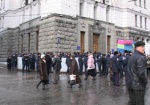 Под стенами горсовета прошел пикет уволенных сотрудников «Горэлектротранса»