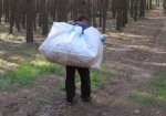 Украинец нес через границу контрабандную одежду