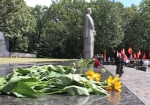 К мемориалам Харькова возложили цветы