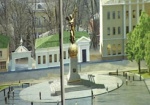 Скульптуру Ники на площади Конституции установить к Евро-2012 не успеют