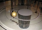 Завод «Коммунар» подарил планетарию маятник Фуко