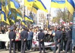 Возле здания суда столкнулись сторонники и противники Тимошенко