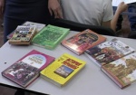 В Минобразования пообещали развезти учебники по школам до 15 августа