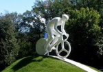 В Харькове открыли памятник велосипедистам