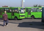 Харьковчане жалуются, что в автобусах со школьников продолжают брать деньги