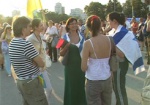 Против войны, но по разные стороны баррикад. В Харькове митинговали «евромайдановцы» и пророссийские активисты