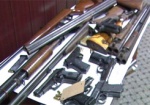 Милиция призывает украинцев добровольно сдать оружие
