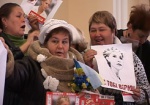 Обессилена и слаба. Тимошенко настолько измучена своей голодовкой, что в очередной раз не явилась в суд