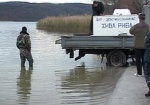В Боровском районе зарыбили Краснооскольское водохранилище. В водоем выпустили 20 тонн мальков толстолоба