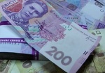Крупные валютные переводы получателям будут выдавать в гривне