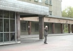 Под больницей «Укрзаліниці» завязалась потасовка