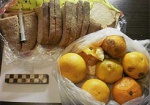 Харьковскому заключенному передали мандарины с наркотиком