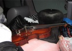 Россиянин пытался незаконно перевезти через границу старинную скрипку
