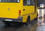 На улице Шевченко автобус столкнулся с легковушкой