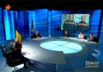 Президент Украины вышел на связь с народом. Виктор Янукович четыре часа отвечал на вопросы украинцев в прямом эфире