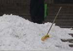 Очищать Харьков от снега помогут курсанты