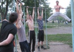 Харьковских школьников учили уличной гимнастике