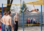 Любители уличной гимнастики открыли сезон стрит-воркаута