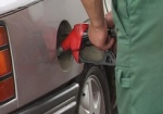Качество бензина на украинских заправках будут проверять с милицией